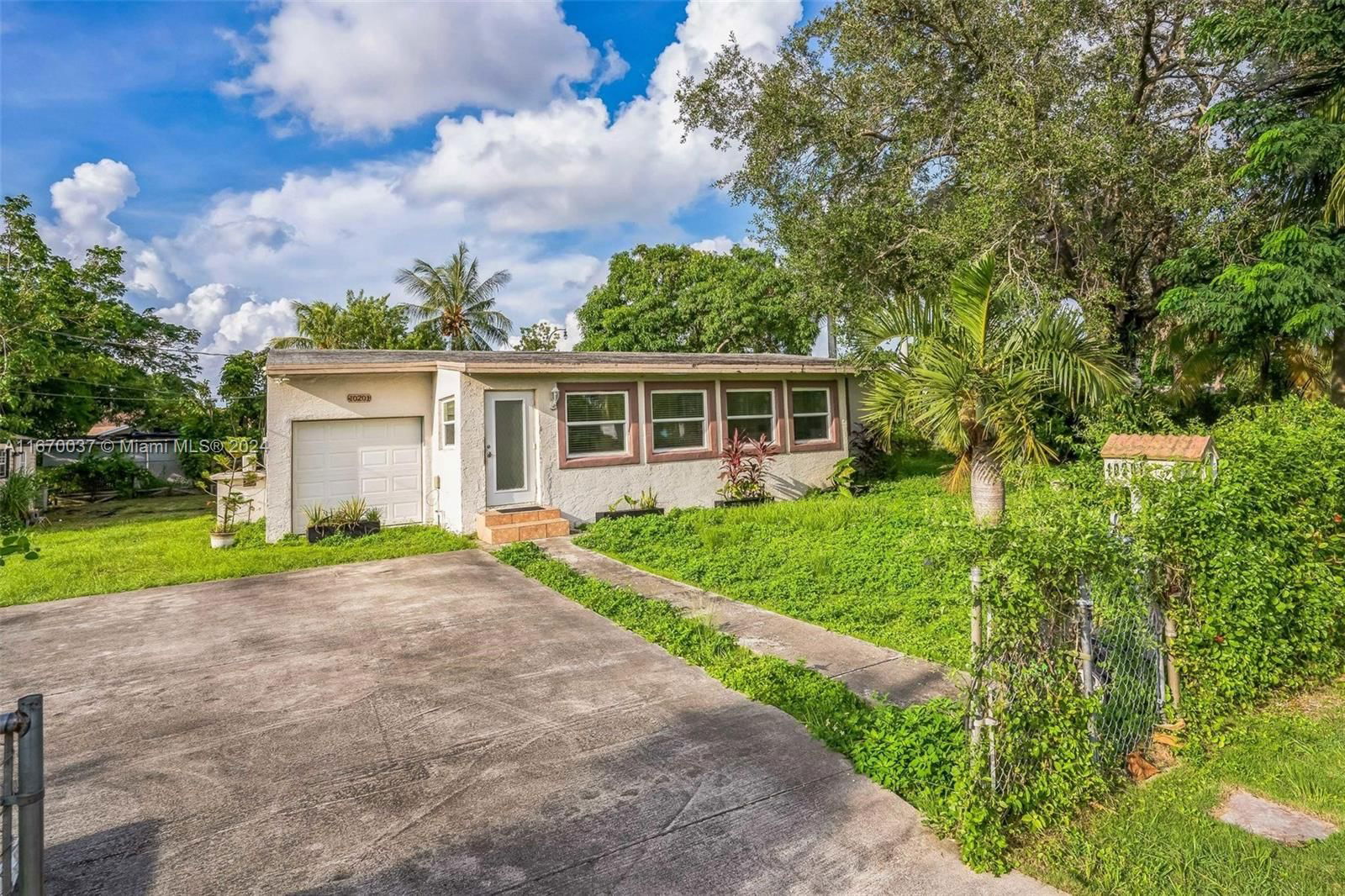 Real estate property located at 10201 176th St, Miami-Dade, DIXIE HEIGHTS GARDENS, Miami, FL