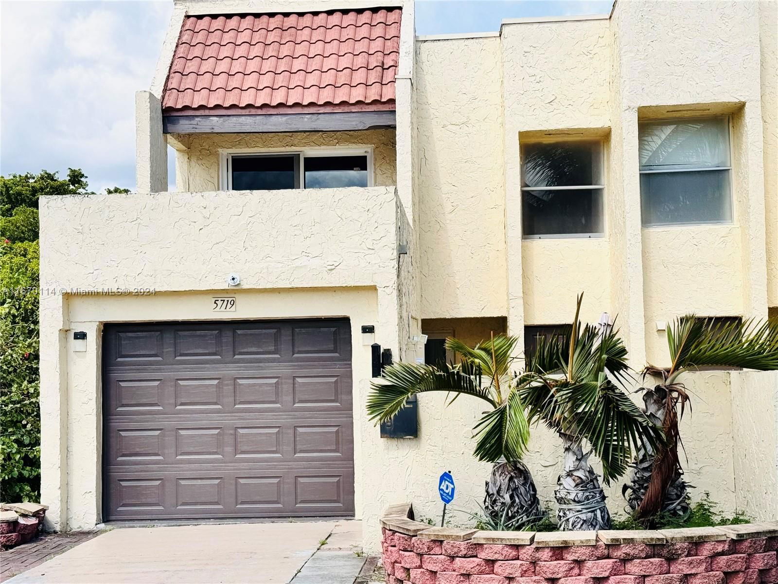 Real estate property located at 5719 17th Ct #1, Broward, WIMBLEDON TOWNHOUSE II, Lauderhill, FL