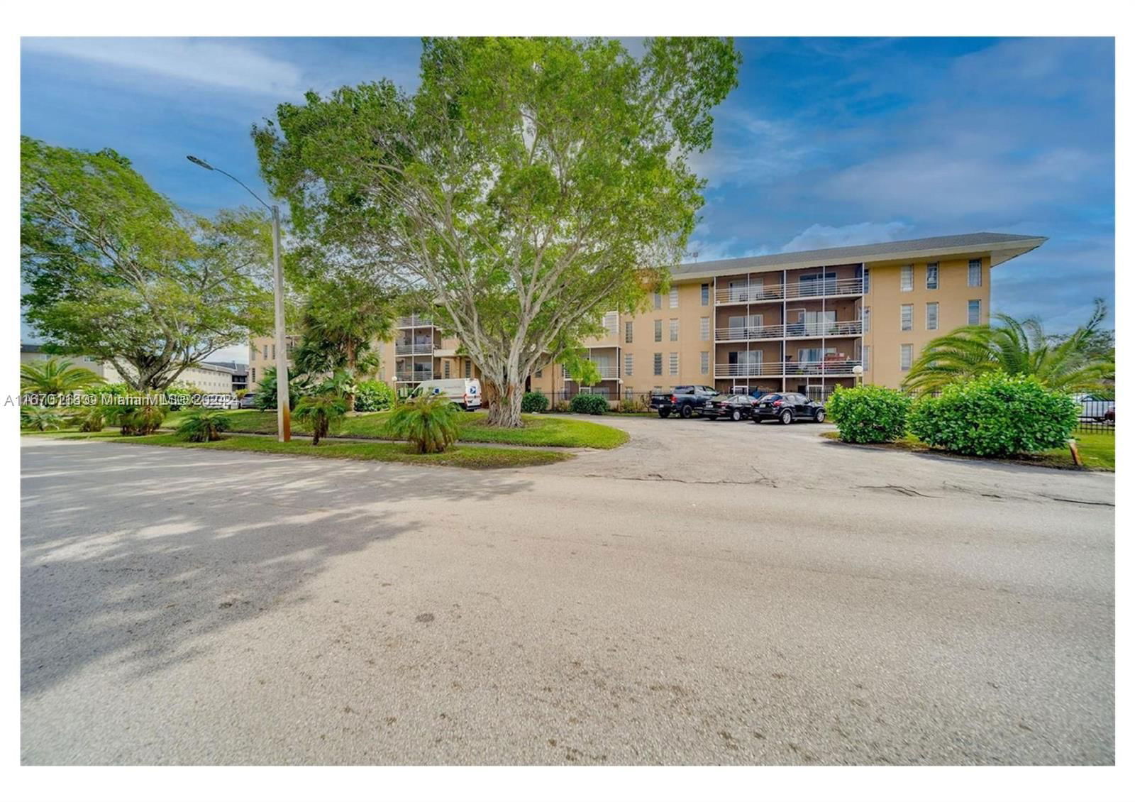 Real estate property located at 4848 24th Ct #312, Broward, TOWN SQUARE CONDO, Lauderdale Lakes, FL