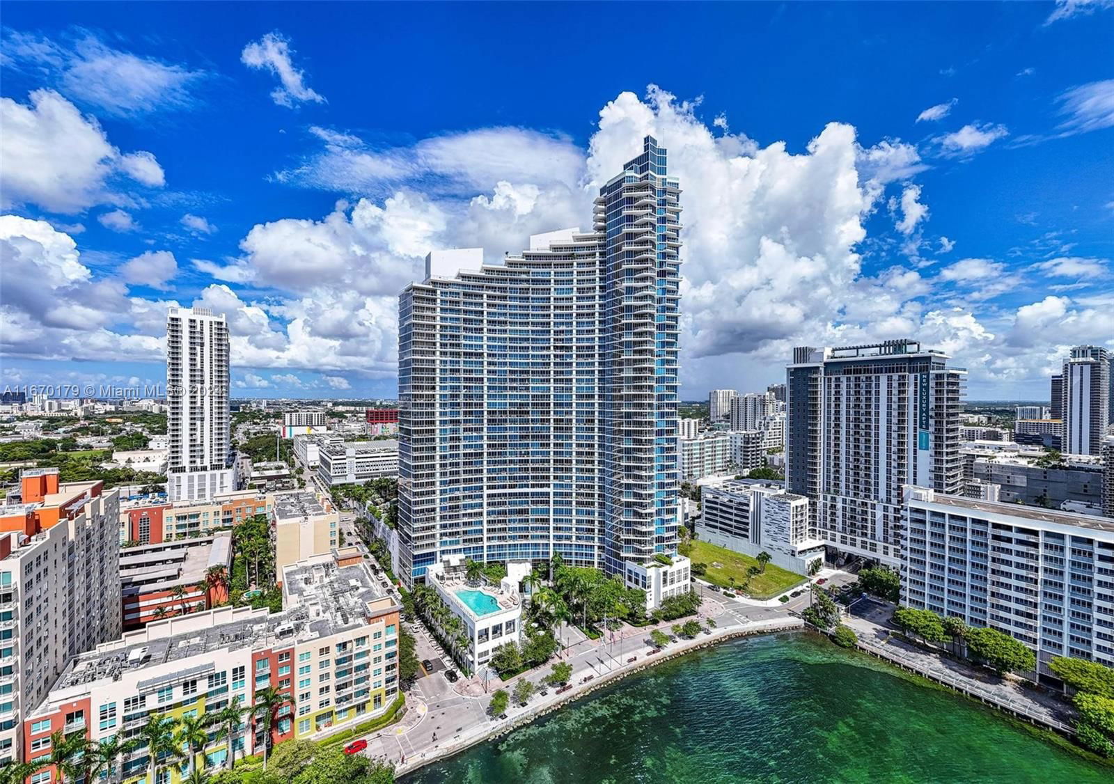 Real estate property located at 2020 Bayshore Dr #610, Miami-Dade, PARAMOUNT BAY CONDO, Miami, FL