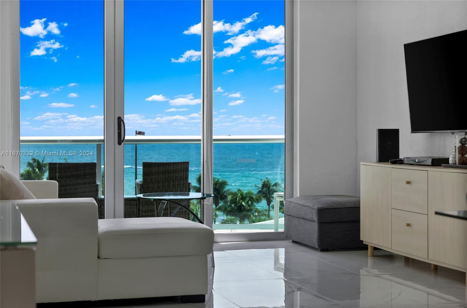 Real estate property located at 3901 Ocean Dr #6Y, Broward, TIDES ON HOLLYWOOD BEACH, Hollywood, FL