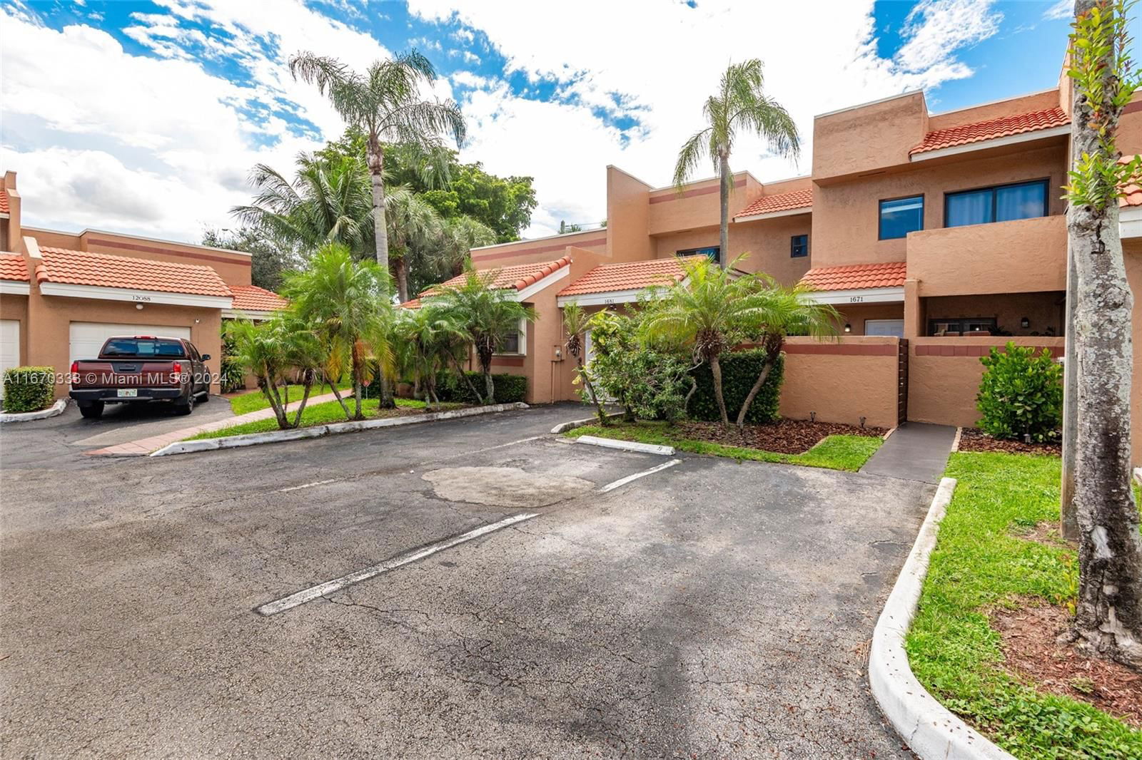 Real estate property located at 1671 120th Ter, Broward, PEMBROKE LAKES SOUTH, Pembroke Pines, FL