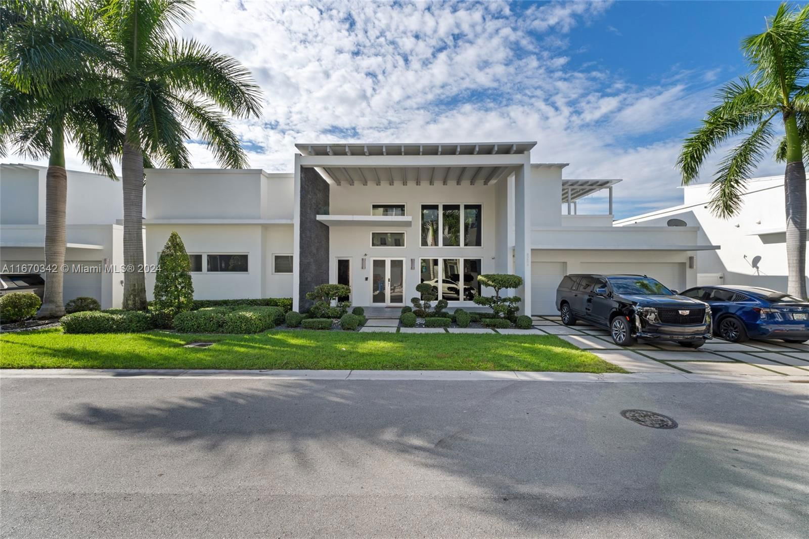 Real estate property located at 8256 34th Dr, Miami-Dade, OASIS PARK SQUARE AT DORAL, Doral, FL