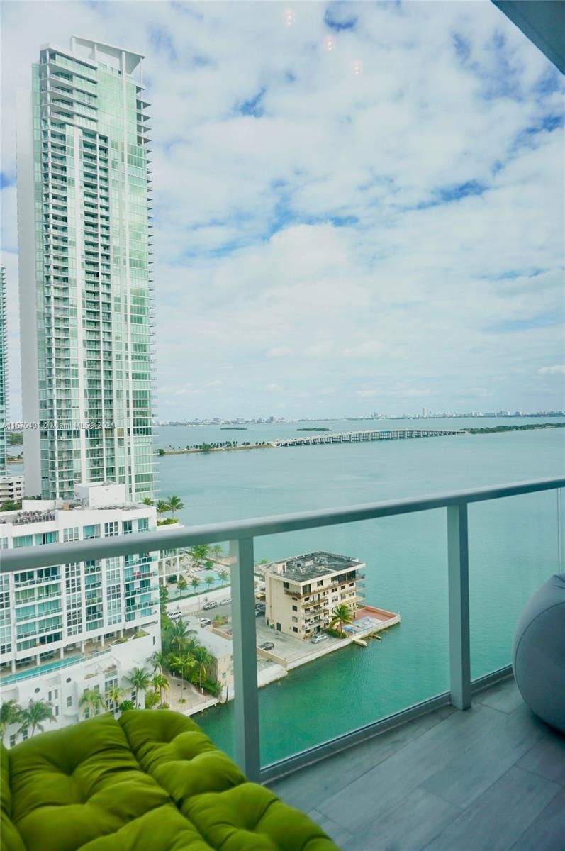 Real estate property located at 601 27TH ST #1805, Miami-Dade, THE CRIMSON CONDOMINIUM, Miami, FL