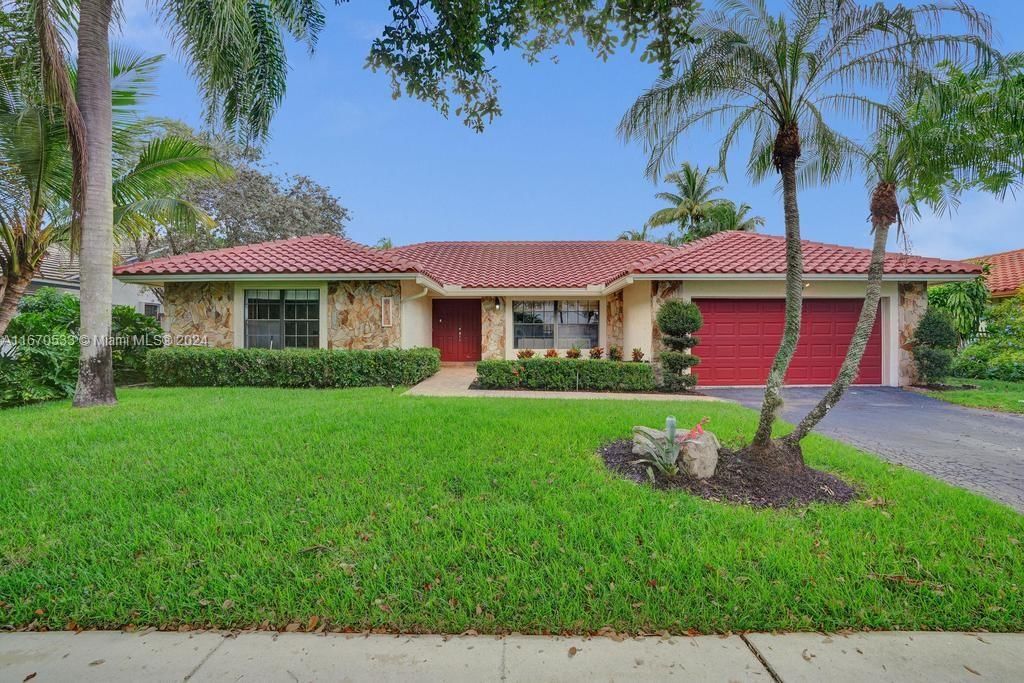 Real estate property located at 9821 10th St, Broward, JACARANDA LAKES SECTION T, Plantation, FL