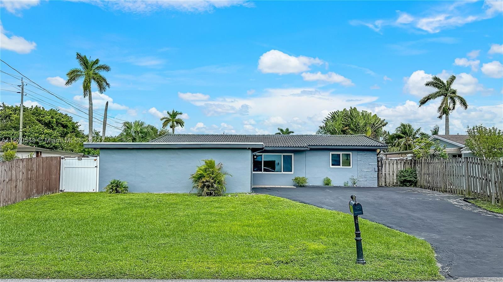 Real estate property located at 5741 56th St, Broward, STIRLING LAKE, Davie, FL