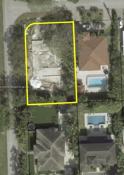 Real estate property located at 6490 82nd St, Miami-Dade, GROVES EXTENSION, Miami, FL