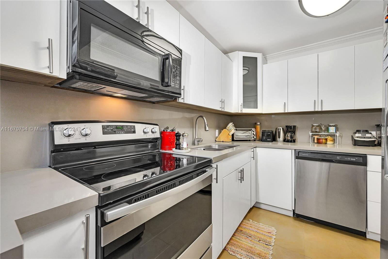 Real estate property located at 20500 Country Club Dr #501, Miami-dade, Biscaya Iii Condo, Aventura, FL