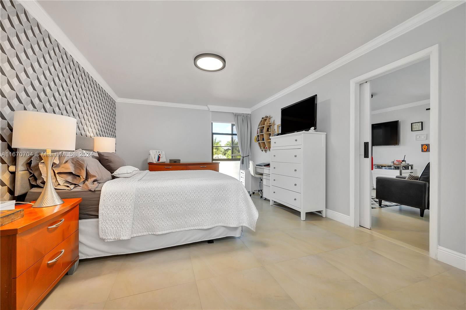 Real estate property located at 20500 Country Club Dr #501, Miami-dade, Biscaya Iii Condo, Aventura, FL