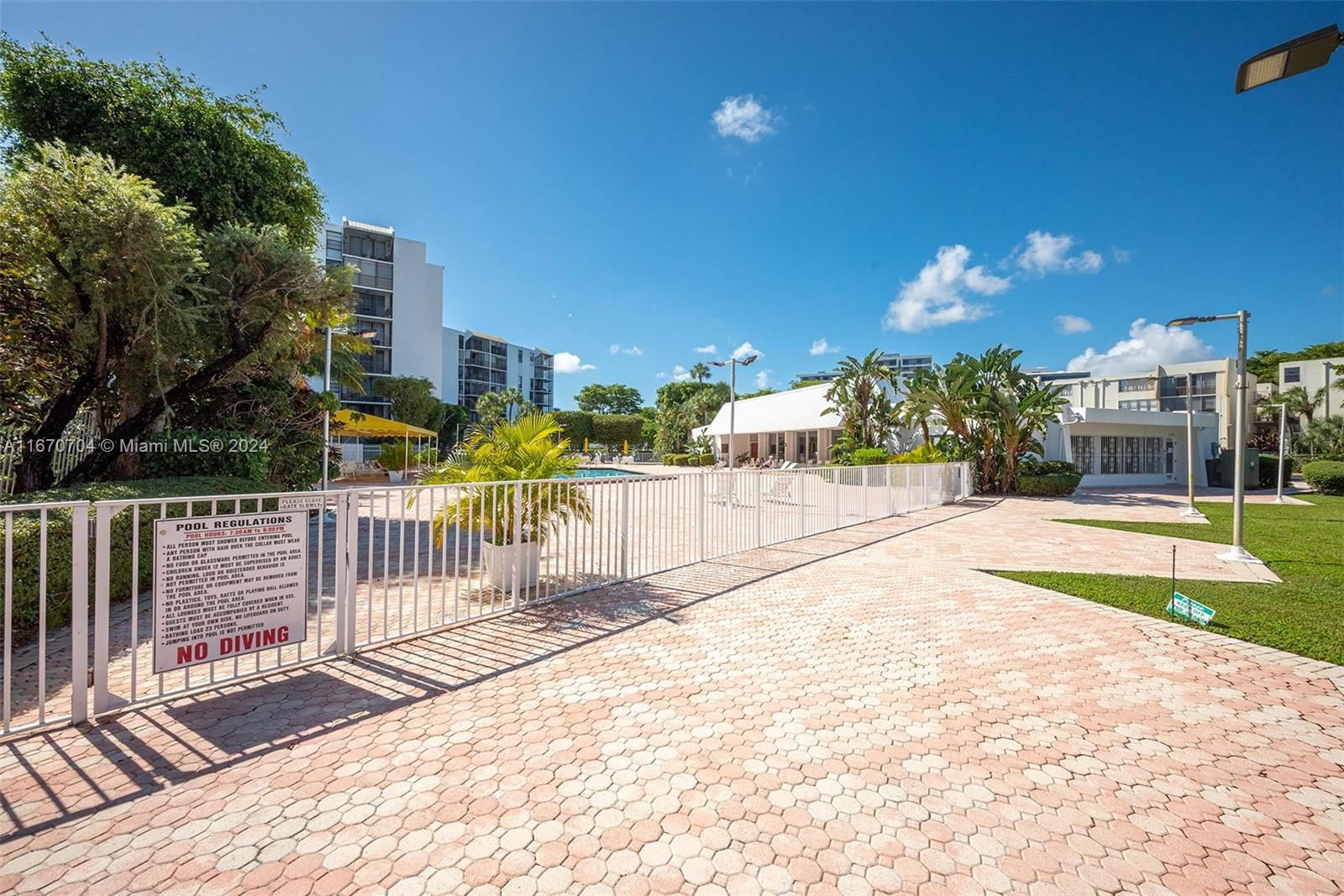 Real estate property located at 20500 Country Club Dr #501, Miami-dade, Biscaya Iii Condo, Aventura, FL