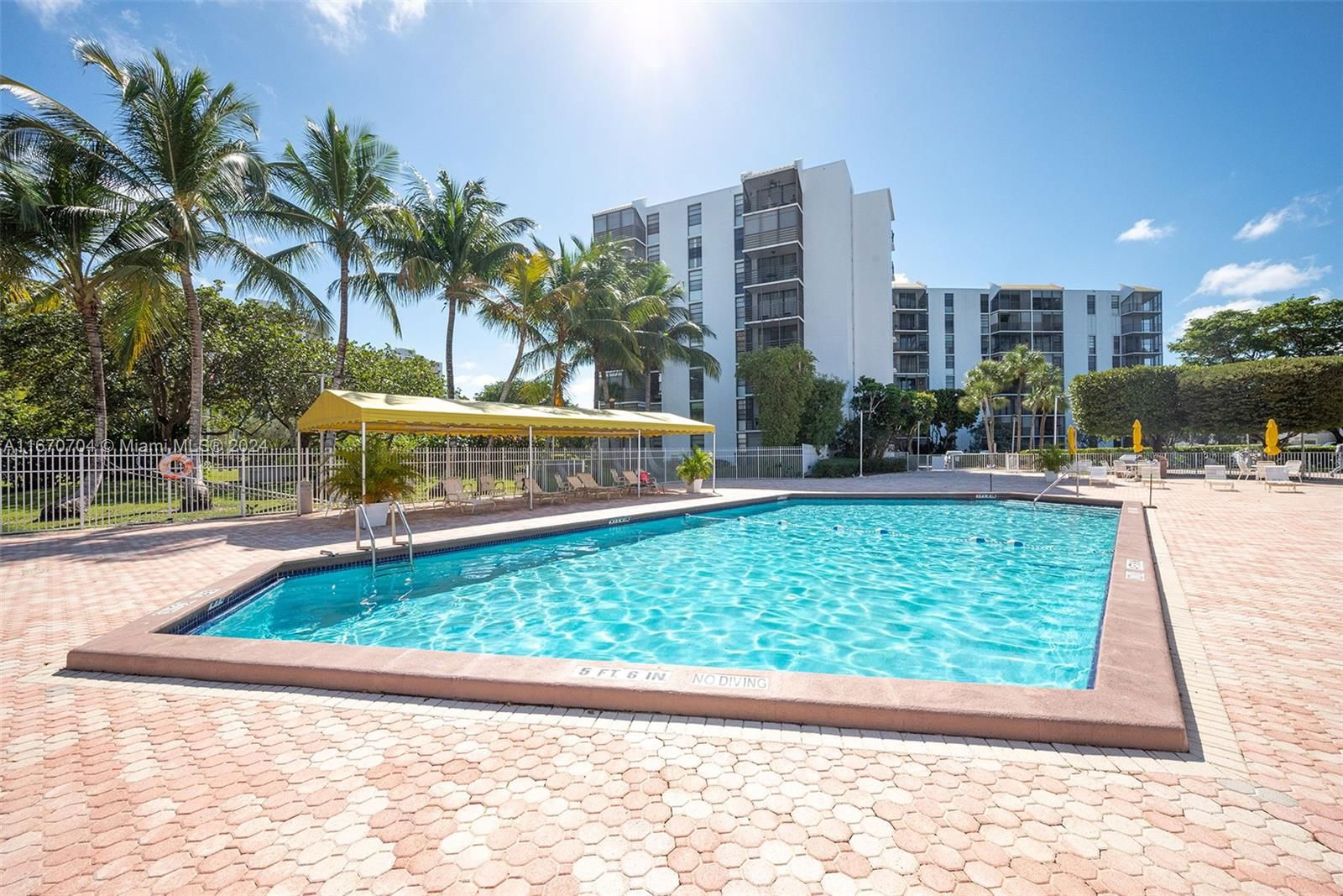 Real estate property located at 20500 Country Club Dr #501, Miami-dade, Biscaya Iii Condo, Aventura, FL