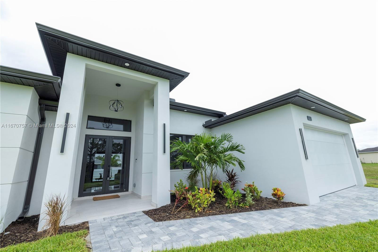 Real estate property located at 1747 9th Ter, Lee, Cape Coral, Cape Coral, FL