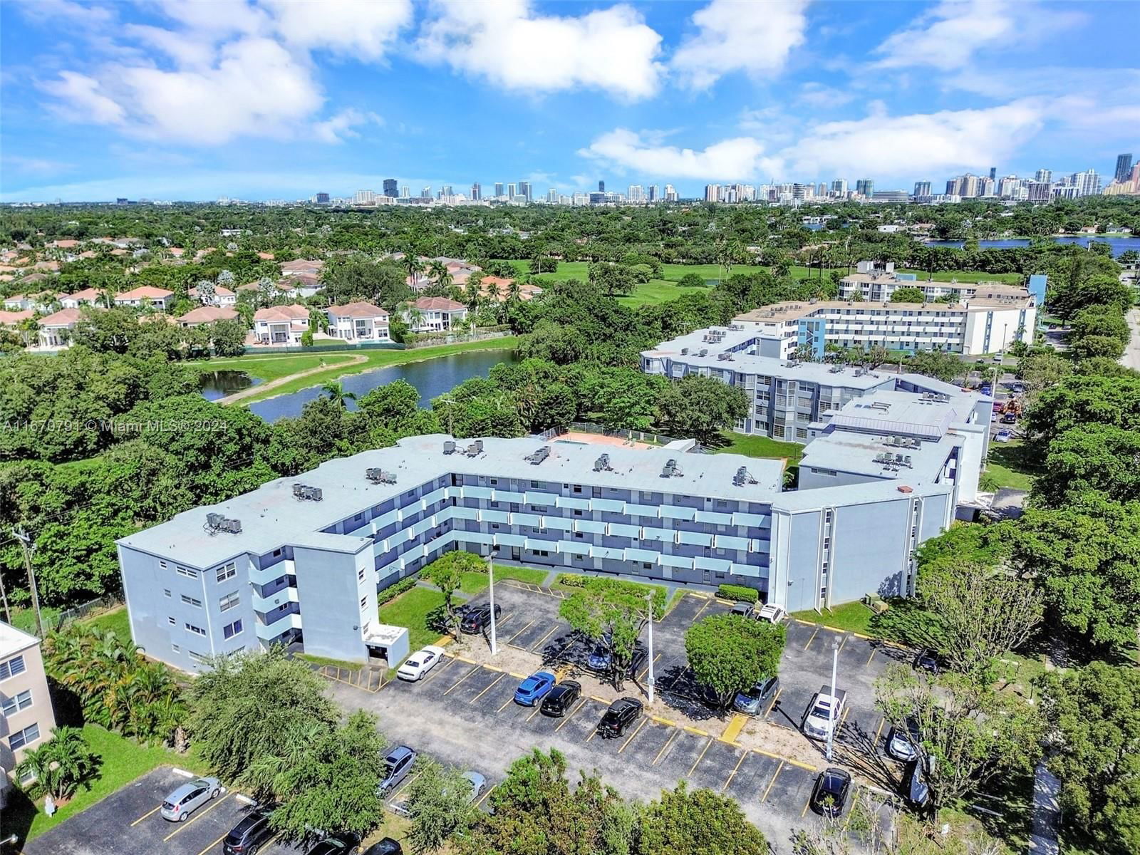 Real estate property located at 1601 191st St B304, Miami-Dade, ROLLING GREEN CONDO B, Miami, FL