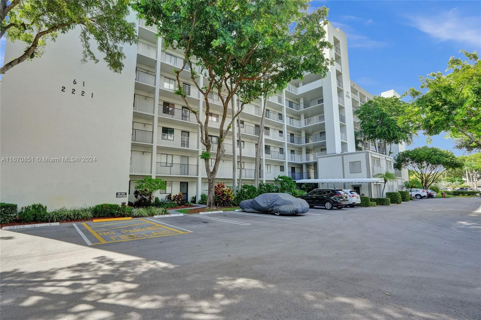 Real estate property located at 2221 Cypress Island Dr #701, Broward, CYPRESS BEND CONDOMINIUM, Pompano Beach, FL