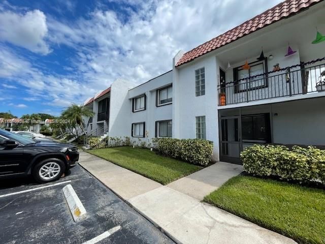 Real estate property located at 290 Racquet Club Rd #106, Broward, GARDENS AT BONAVENTURE 11, Weston, FL