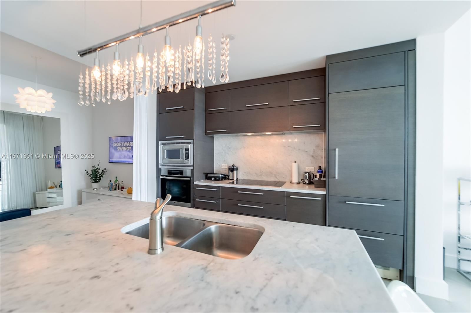 Real estate property located at 900 Biscayne Blvd #2104, Miami-dade, 900 Biscayne Bay Condo, Miami, FL
