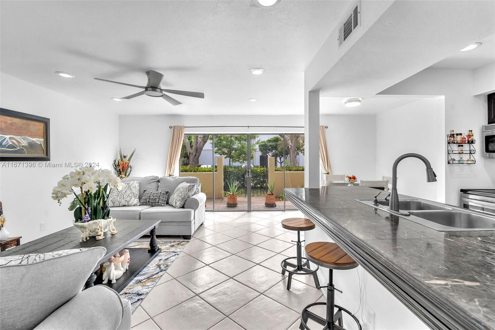 Real estate property located at 8801 Sample Rd #13, Broward, SPRINGWOOD CONDO, Coral Springs, FL