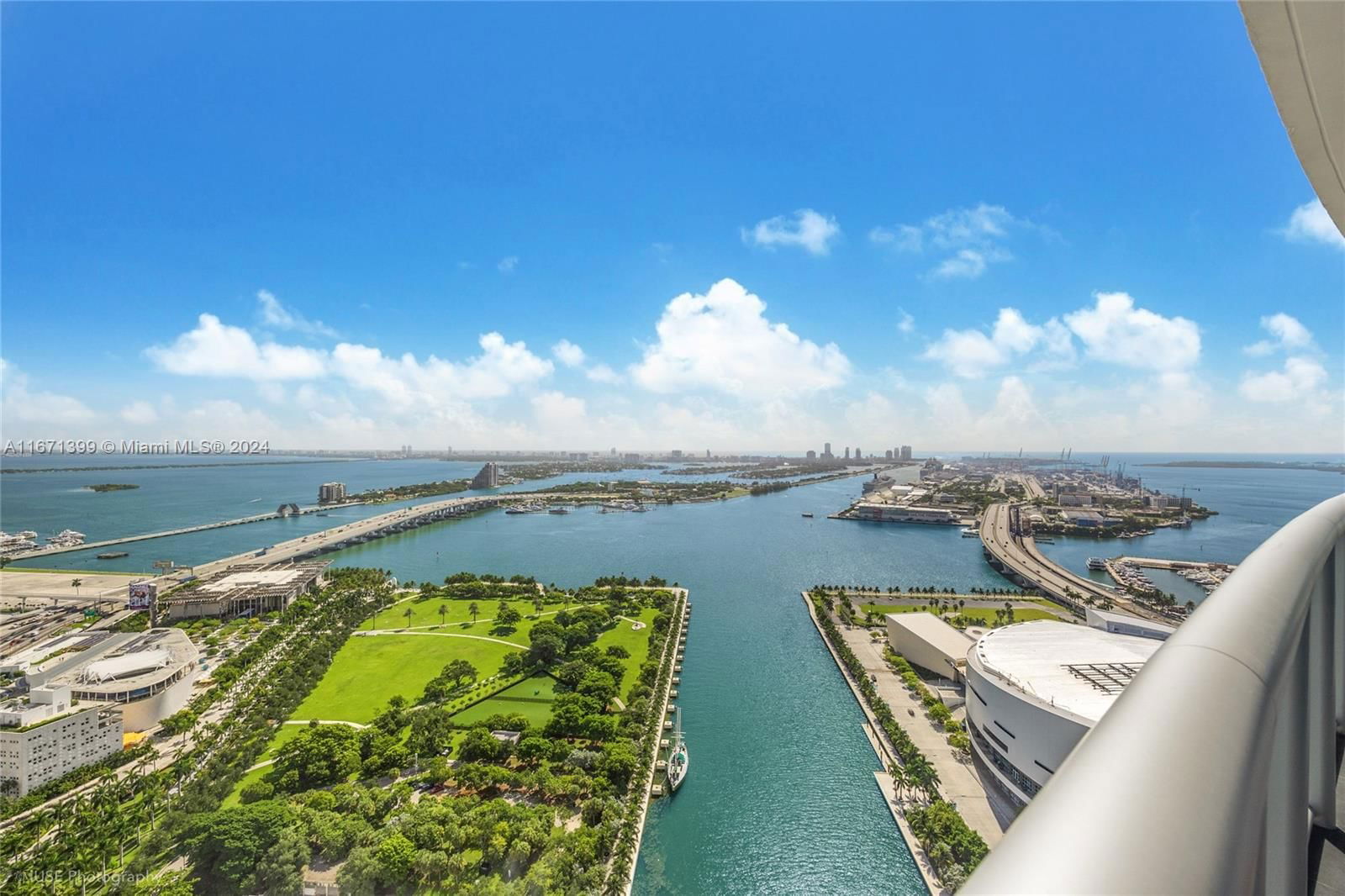 Real estate property located at 888 Biscayne Blvd #4111, Miami-Dade, MARINABLUE CONDO, Miami, FL