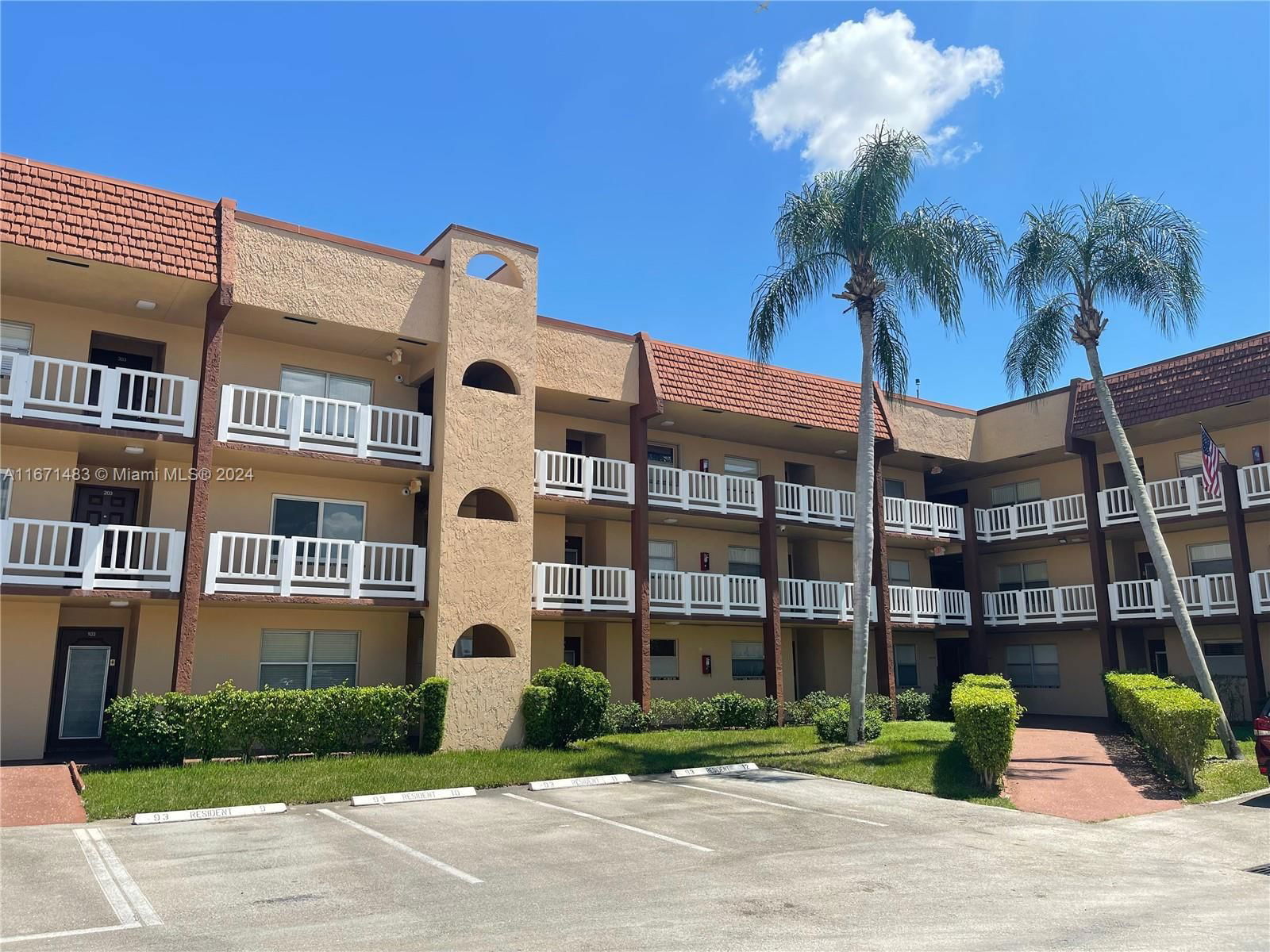 Real estate property located at 9300 Sunrise Lakes Blvd #303, Broward, SUNRISE LAKES 93 CONDO, Sunrise, FL