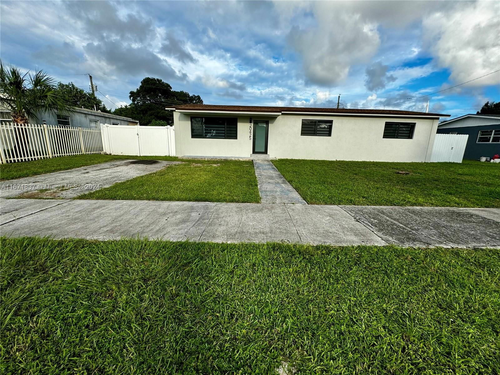 Real estate property located at 20425 25th Ct, Miami-Dade, LAKE LUCERNE SEC 4, Miami Gardens, FL