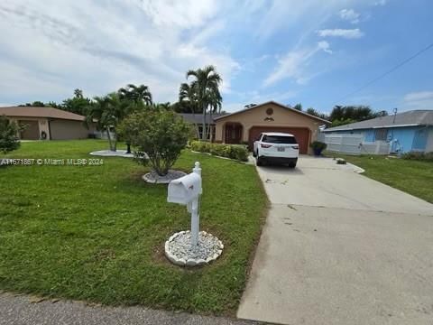 Real estate property located at 1424 SE 22nd Ter, Lee, City of Cape Coral, Cape Coral, FL