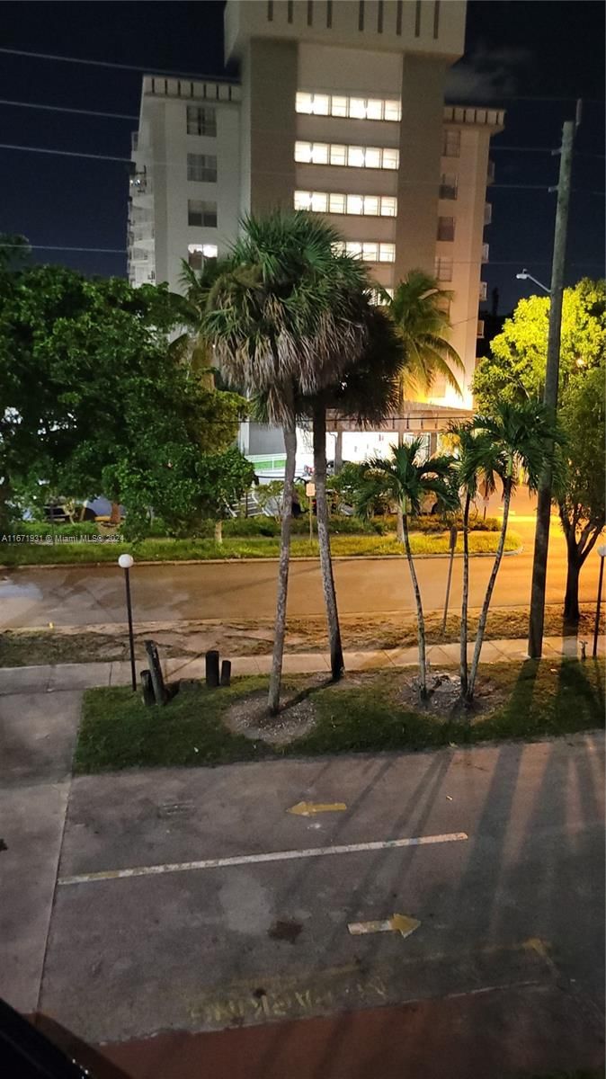 Real estate property located at 16751 9th Ave #308, Miami-dade, Windwood Condo, North Miami Beach, FL