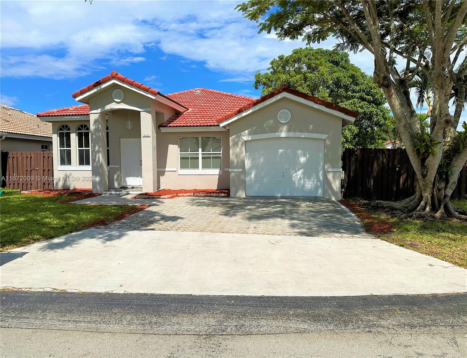 Real estate property located at 16215 83rd Ln, Miami-Dade, LAGO MAR WEST, Miami, FL