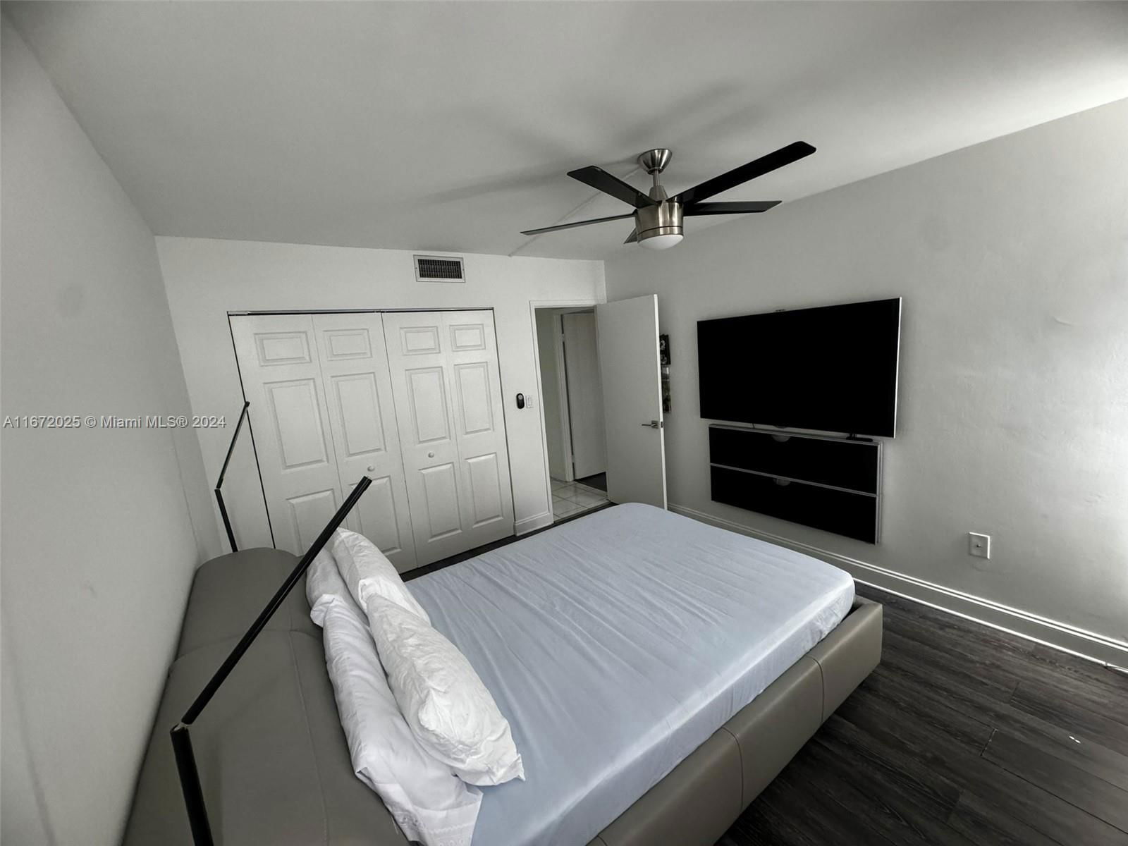Real estate property located at 1351 Miami Gardens Dr #625E, Miami-dade, Buckley Towers Condo, Miami, FL