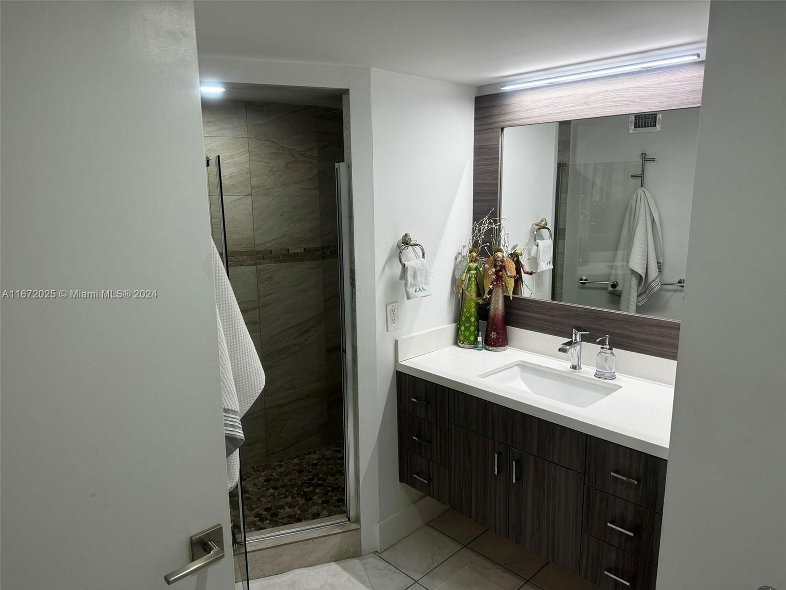 Real estate property located at 1351 Miami Gardens Dr #625E, Miami-dade, Buckley Towers Condo, Miami, FL