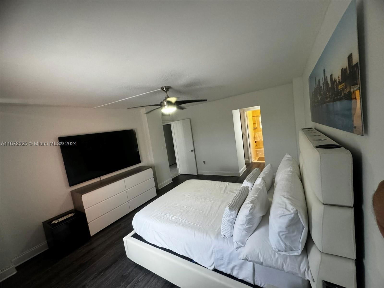 Real estate property located at 1351 Miami Gardens Dr #625E, Miami-dade, Buckley Towers Condo, Miami, FL