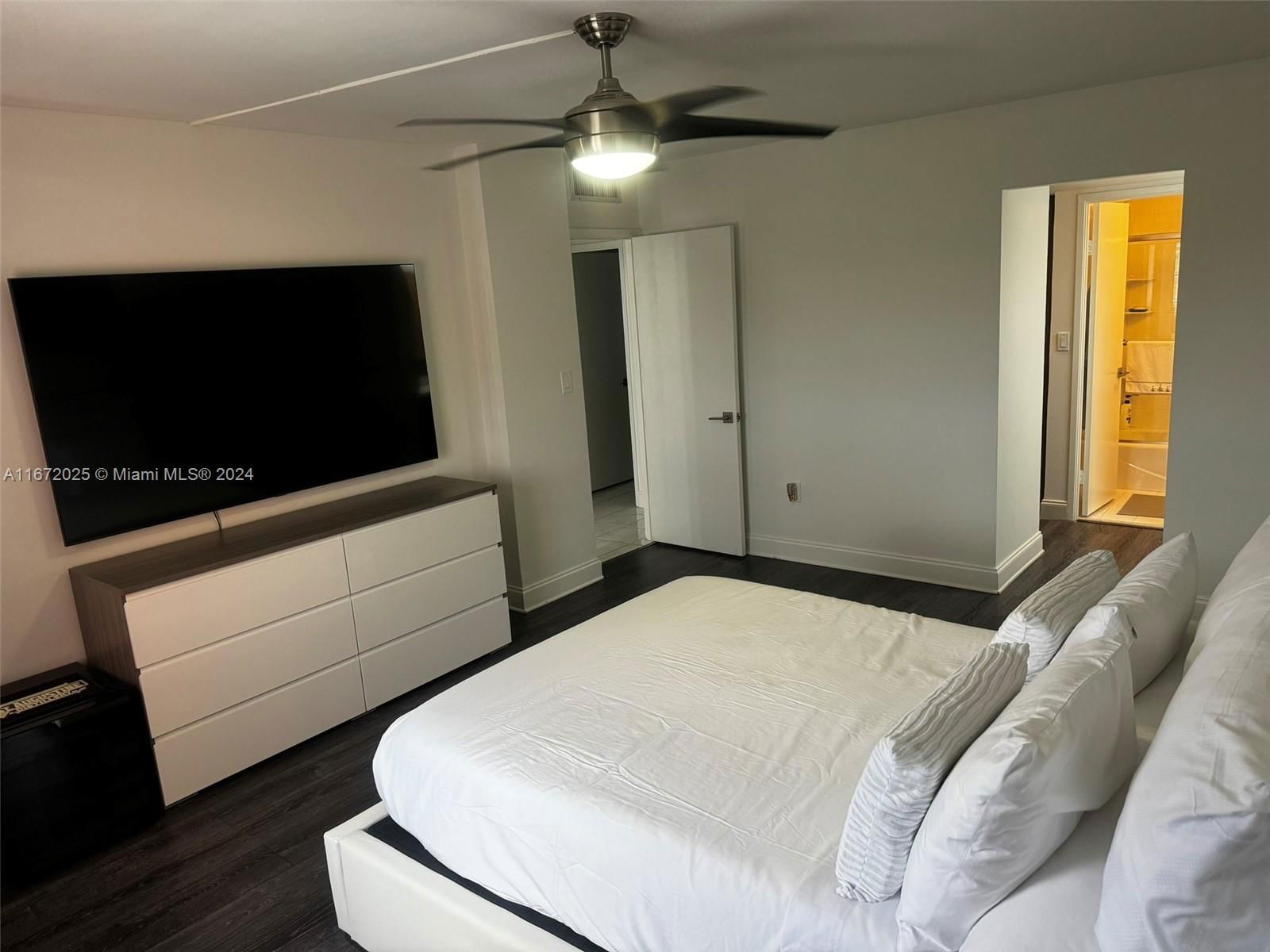 Real estate property located at 1351 Miami Gardens Dr #625E, Miami-dade, Buckley Towers Condo, Miami, FL