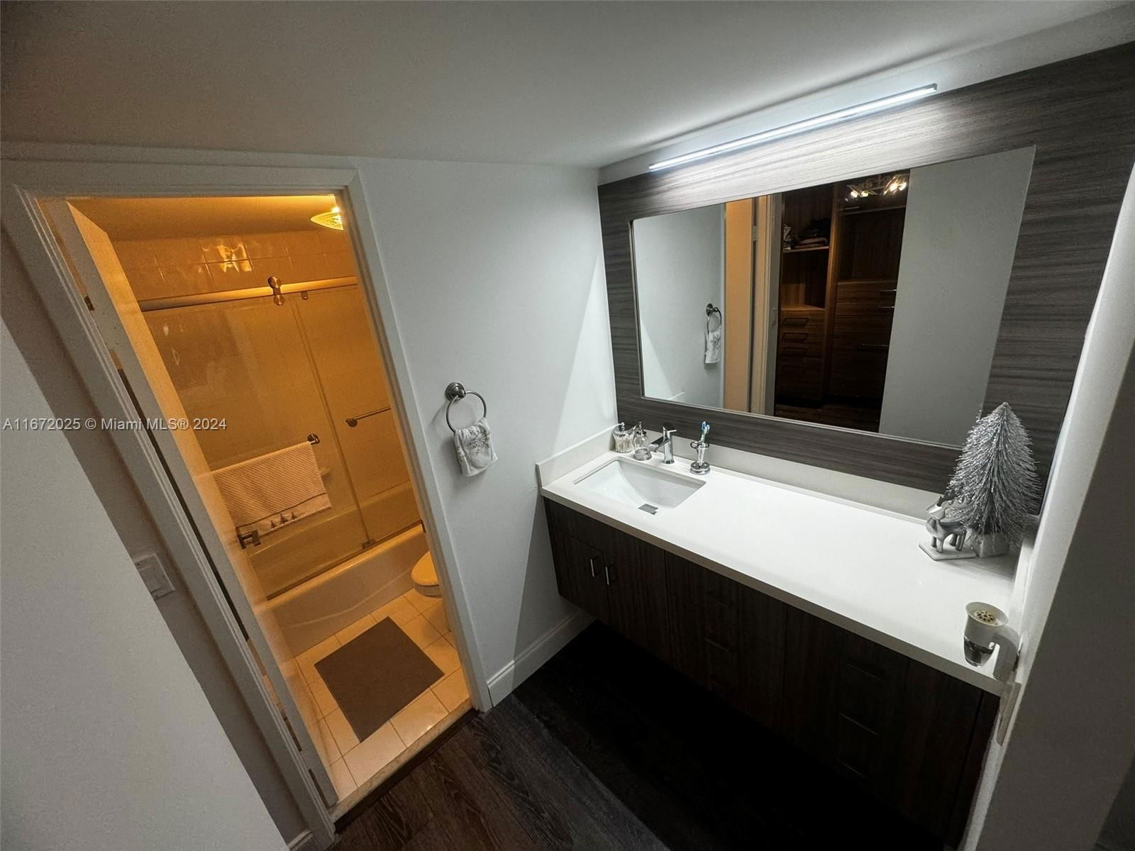 Real estate property located at 1351 Miami Gardens Dr #625E, Miami-dade, Buckley Towers Condo, Miami, FL