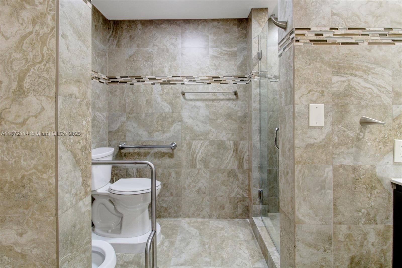 Real estate property located at 9805 52nd St #211, Miami-dade, Doral House Condo No 2, Doral, FL