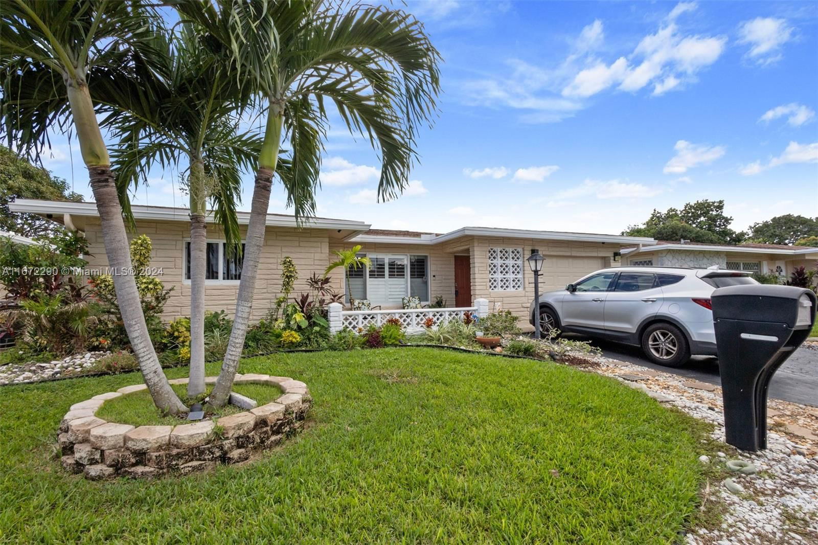 Real estate property located at 1120 48th Pl, Broward, CRYSTAL LAKE 4TH SEC, Deerfield Beach, FL