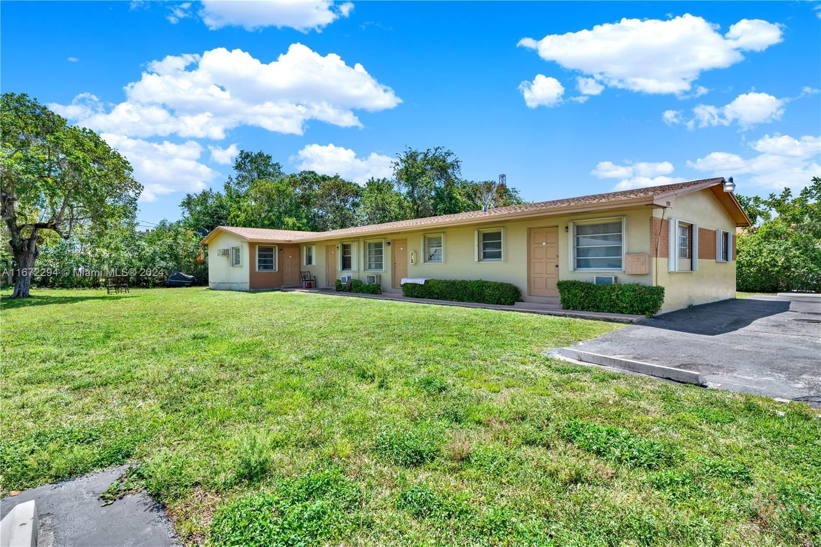 Real estate property located at 2430 188th St, Miami-dade, Greynolds Villas, Miami, FL