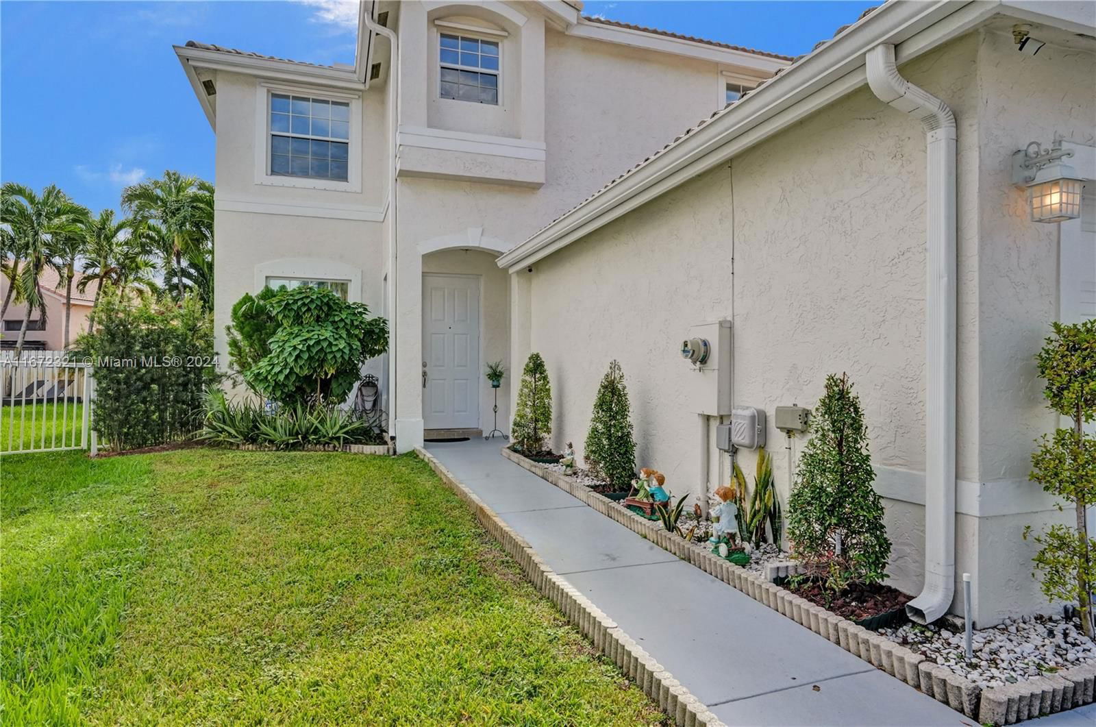 Real estate property located at 17338 20th Ct, Broward, SILVER LAKES PHASE III RE, Miramar, FL