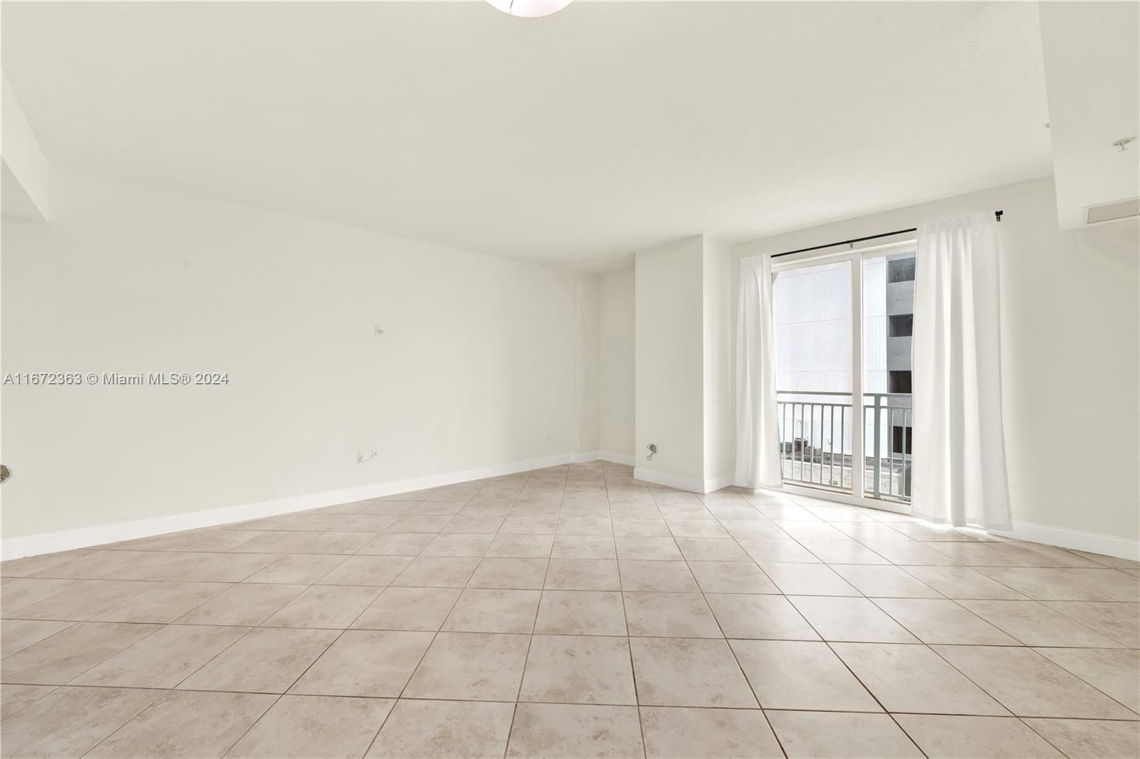 Real estate property located at 7280 89th St D302, Miami-dade, Downtown Dadeland Condo N, Miami, FL