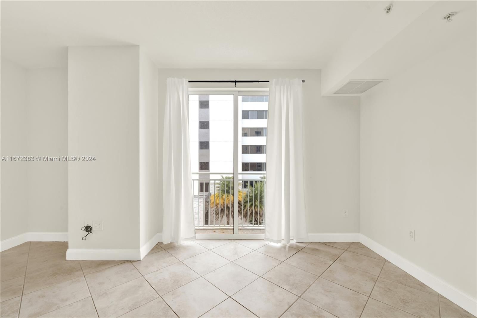Real estate property located at 7280 89th St D302, Miami-dade, Downtown Dadeland Condo N, Miami, FL