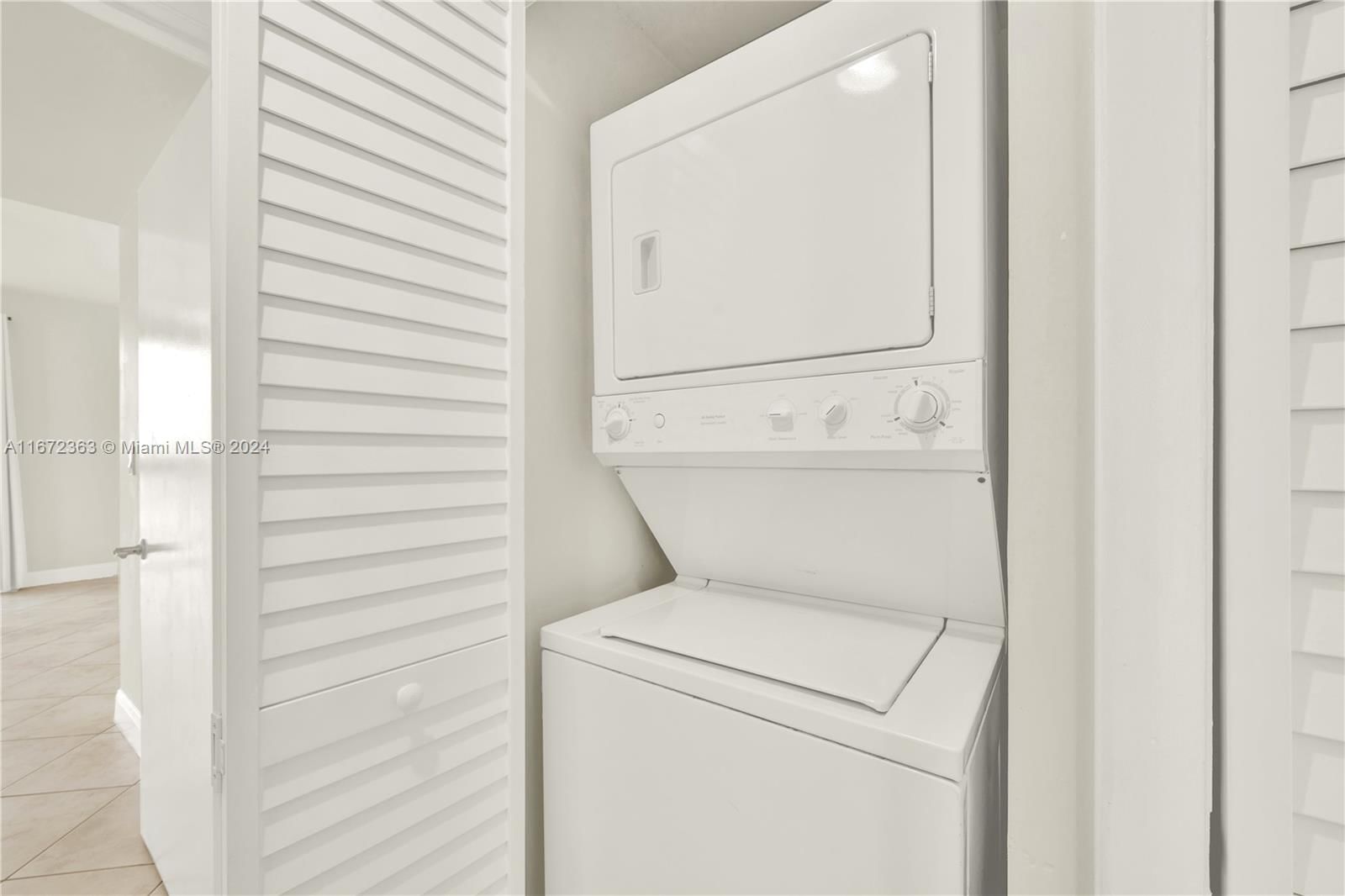Real estate property located at 7280 89th St D302, Miami-dade, Downtown Dadeland Condo N, Miami, FL