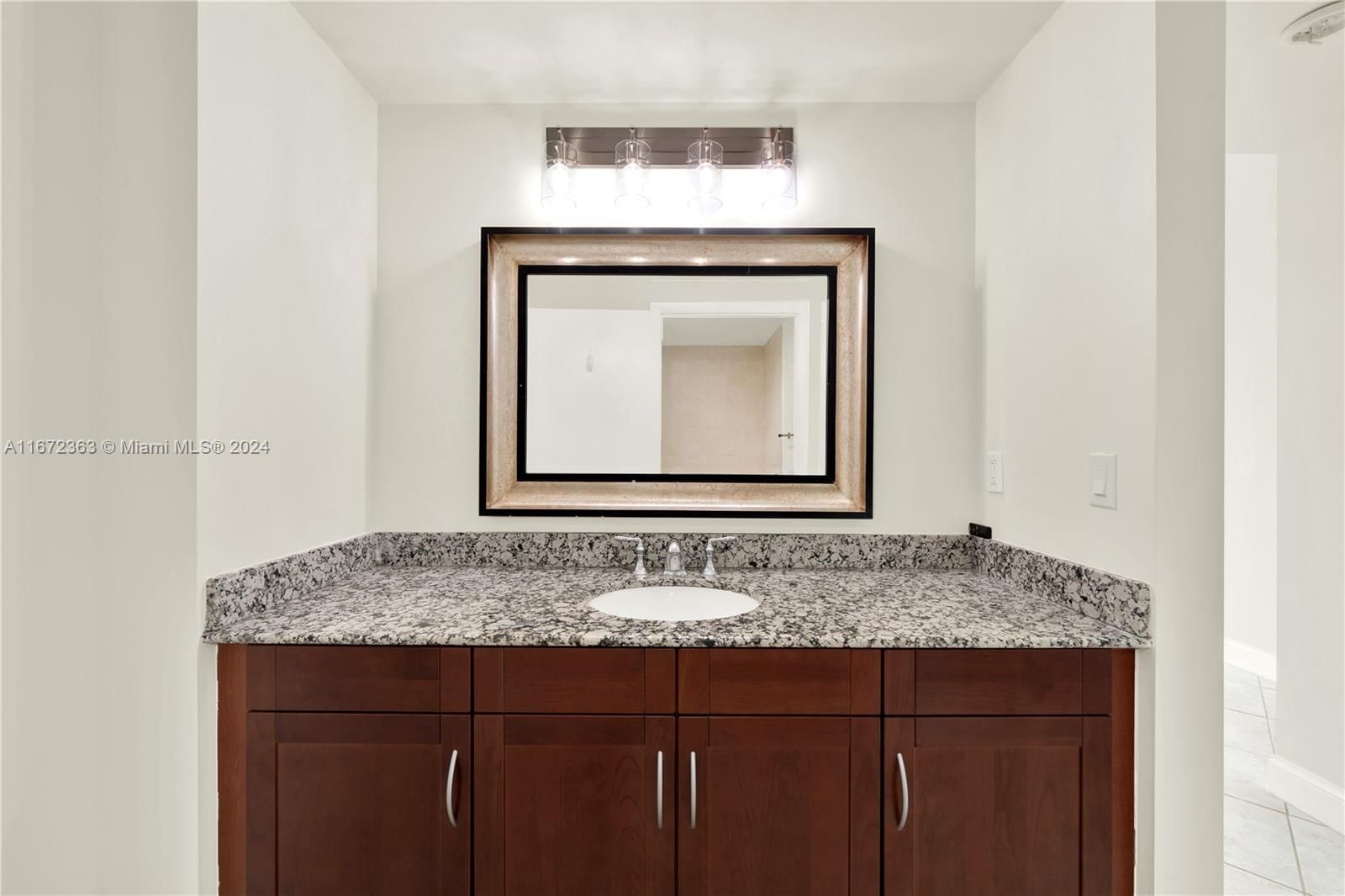 Real estate property located at 7280 89th St D302, Miami-dade, Downtown Dadeland Condo N, Miami, FL