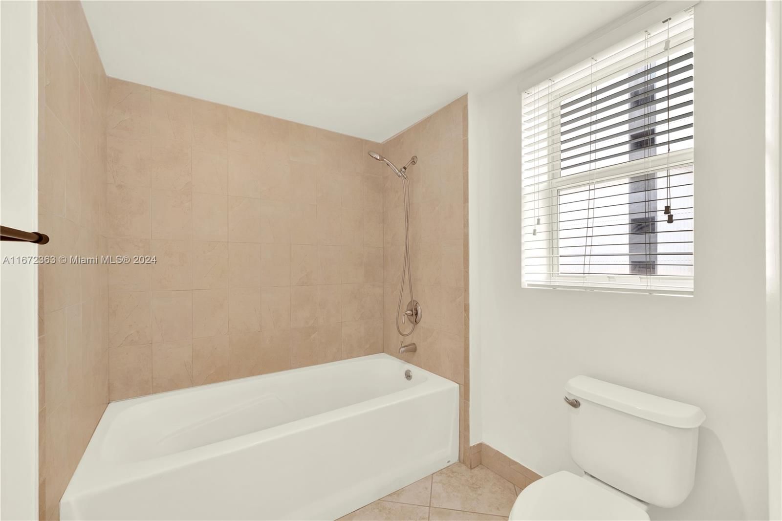Real estate property located at 7280 89th St D302, Miami-dade, Downtown Dadeland Condo N, Miami, FL