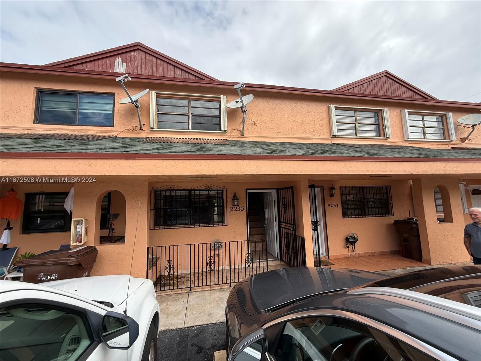 Real estate property located at 2235 53rd Pl, Miami-Dade, SANTAMARIA ESTATES CONDO, Hialeah, FL