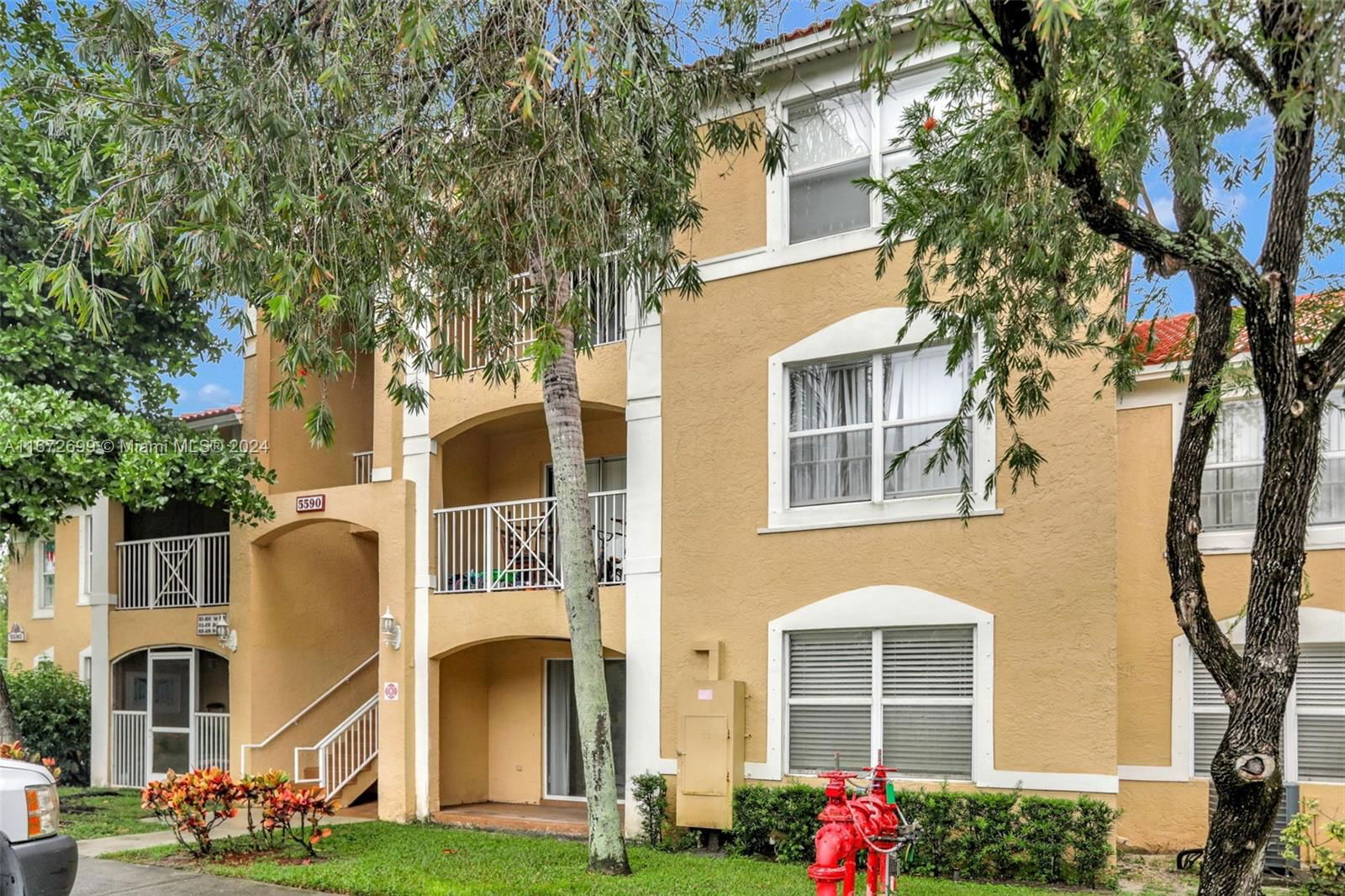 Real estate property located at 5590 61st St #803, Broward, CLUB CARIBE CONDO, Coconut Creek, FL