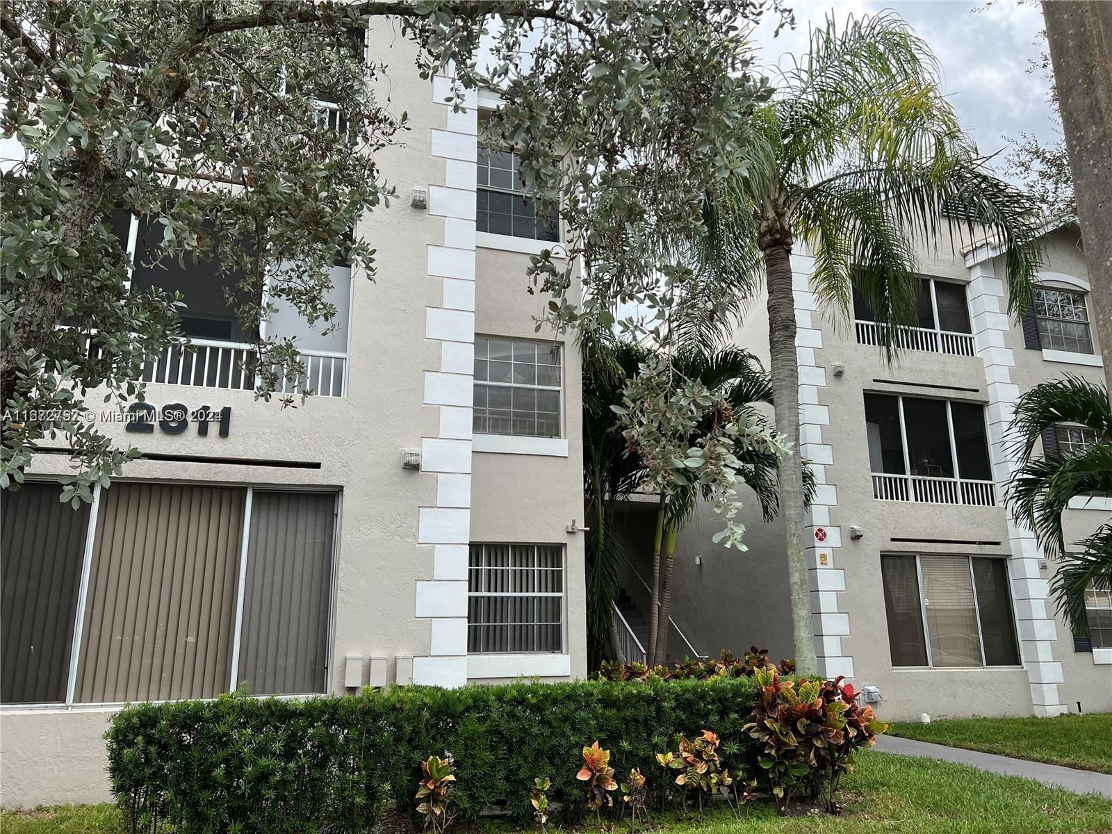 Real estate property located at 2811 Oakland Forest Dr #309, Broward, LAKEVIEW CLUB CONDO, Oakland Park, FL