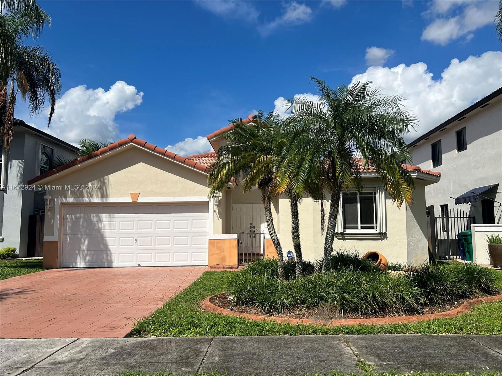 Real estate property located at 8111 186th Ter, Miami-Dade, SAMINIK SUB, Hialeah, FL