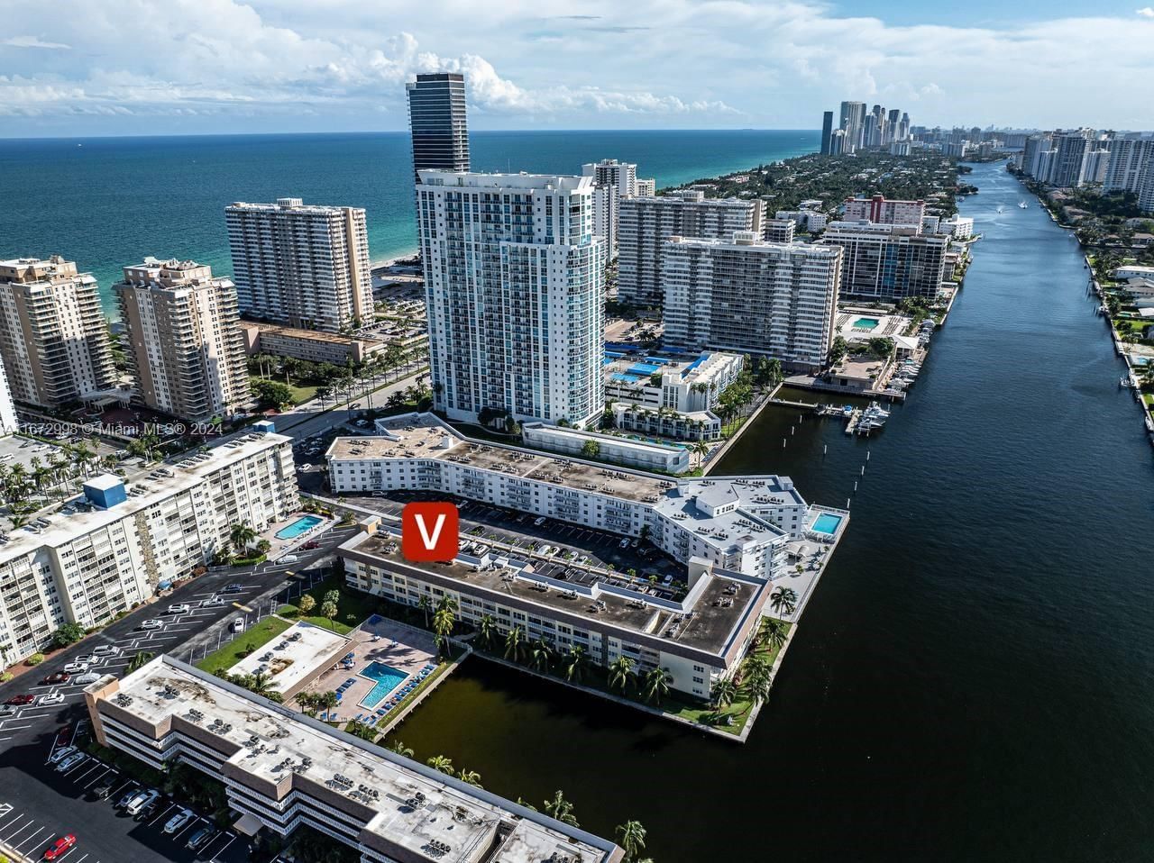 Real estate property located at 1891 Ocean Dr #202, Broward, ISLANDS-JAMAICA CONDO, Hallandale Beach, FL