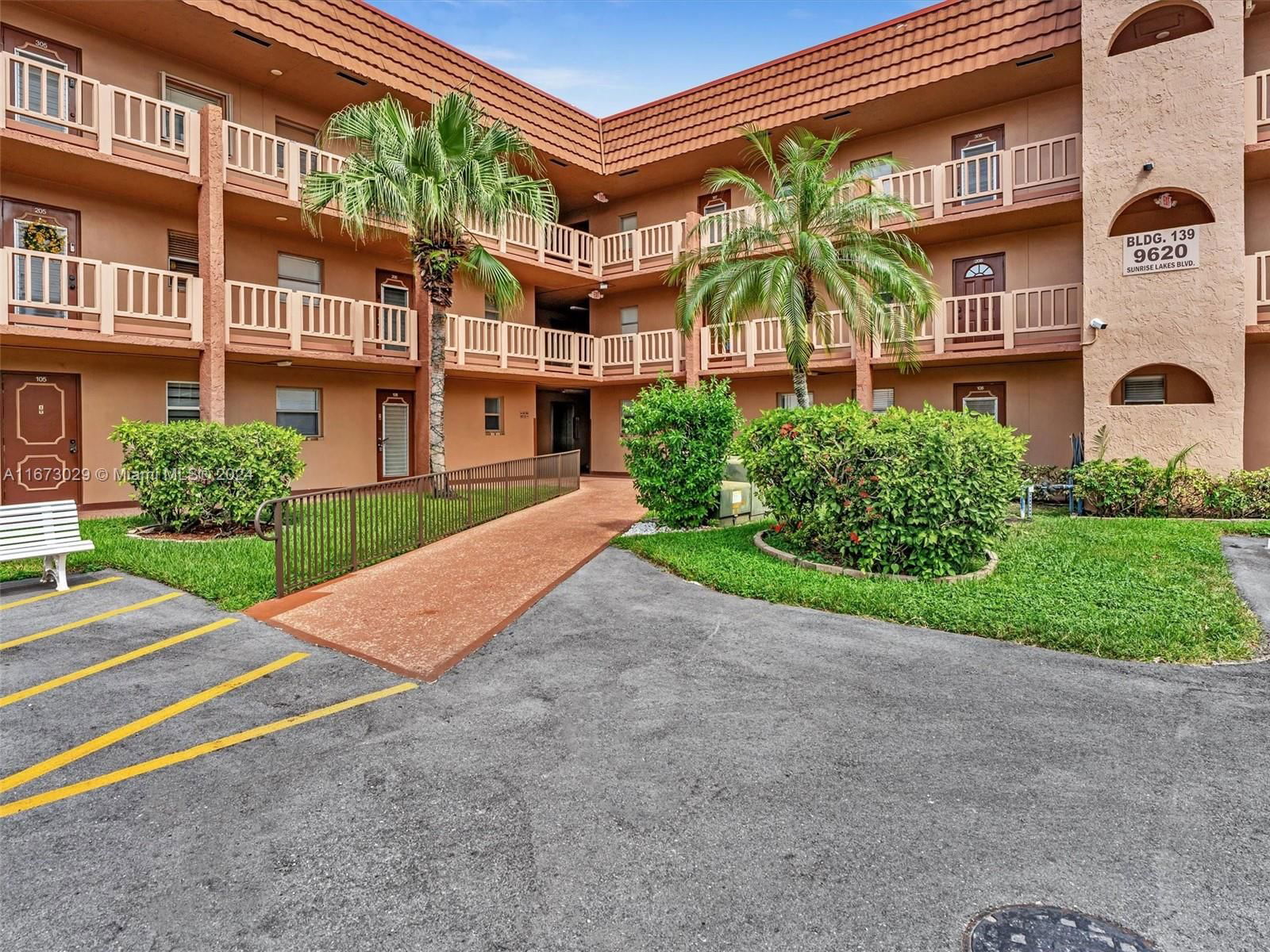 Real estate property located at 9620 Sunrise Lakes Blvd #302, Broward, SUNRISE LAKES 139 CONDO, Sunrise, FL