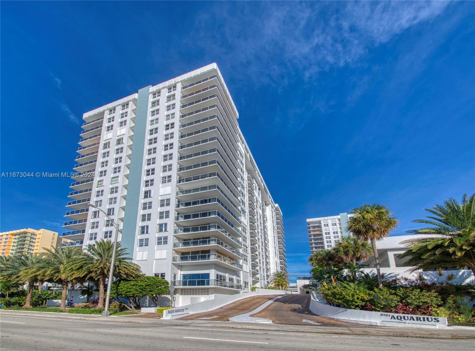 Real estate property located at 2751 Ocean Dr #1802S, Broward, AQUARIUS CONDO, Hollywood, FL