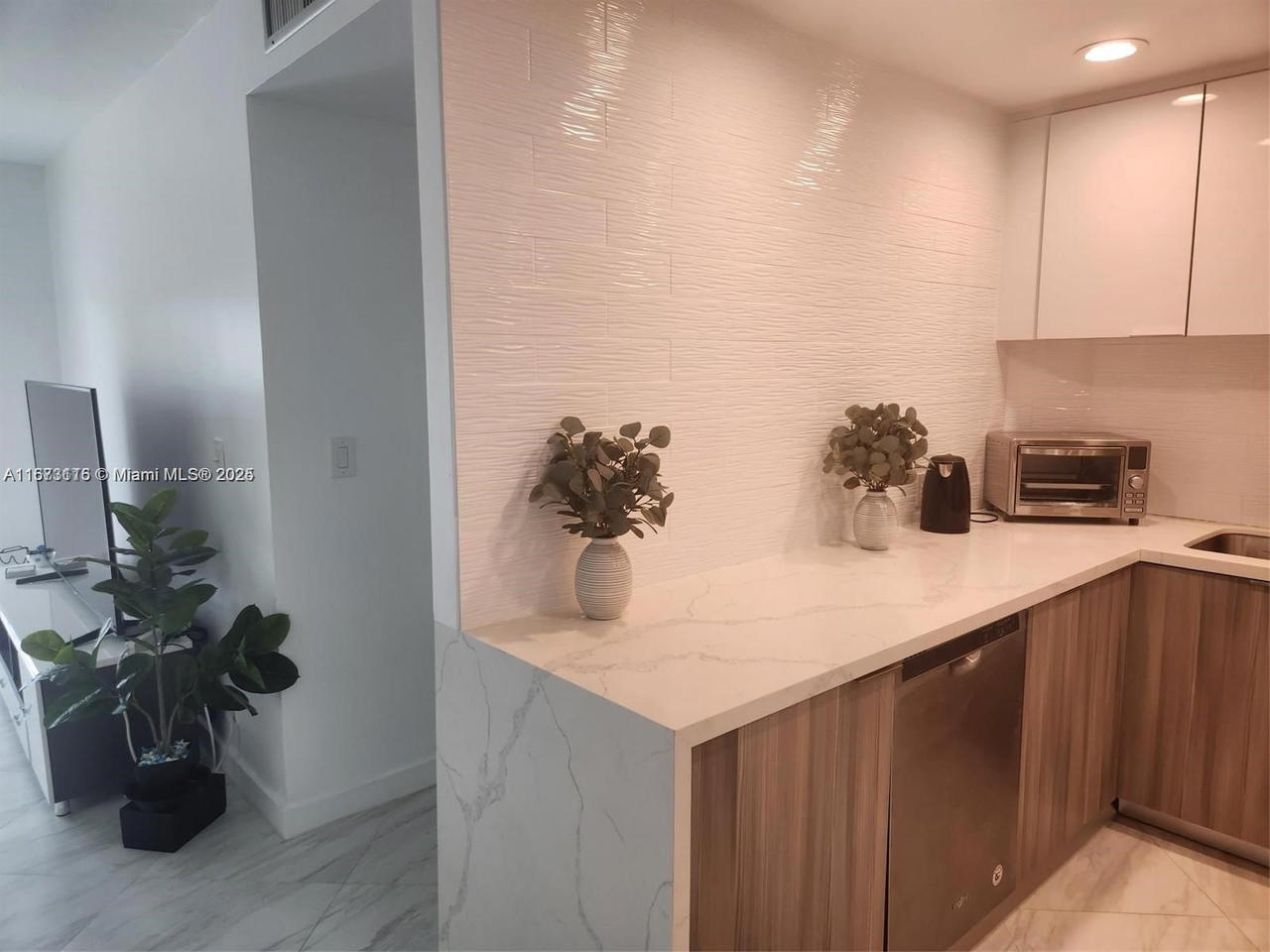 Real estate property located at 4330 Hillcrest Dr #414, Broward, Hillcrest East No 23 Cond, Hollywood, FL