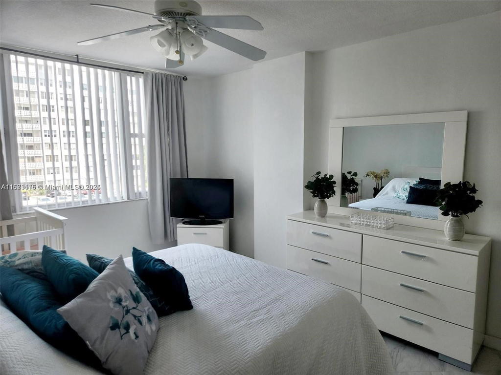 Real estate property located at 4330 Hillcrest Dr #414, Broward, Hillcrest East No 23 Cond, Hollywood, FL